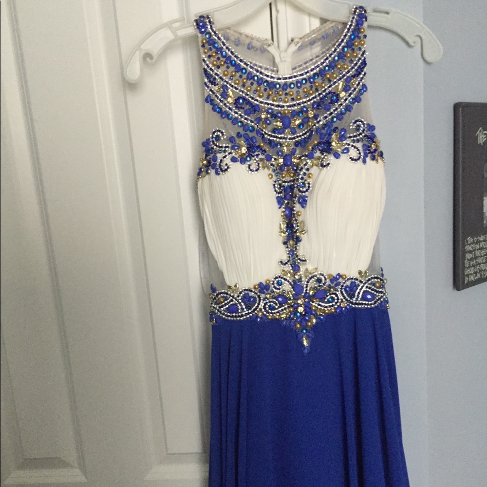 Prom Dress - Picture 2 of 8